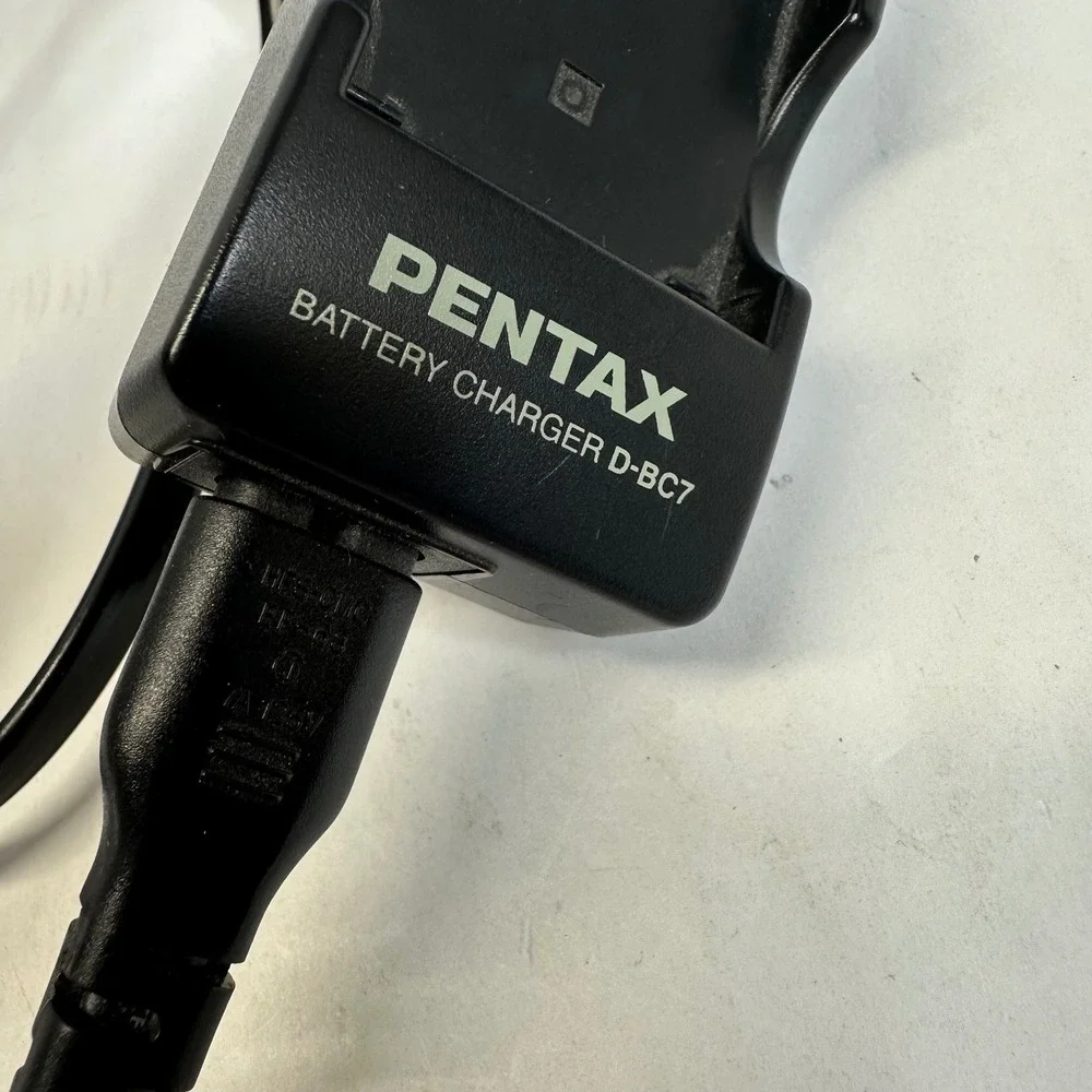 Pentax Battery Charger D-BC7 for Pentax‎ Digital Cameras AC 100-240V Works